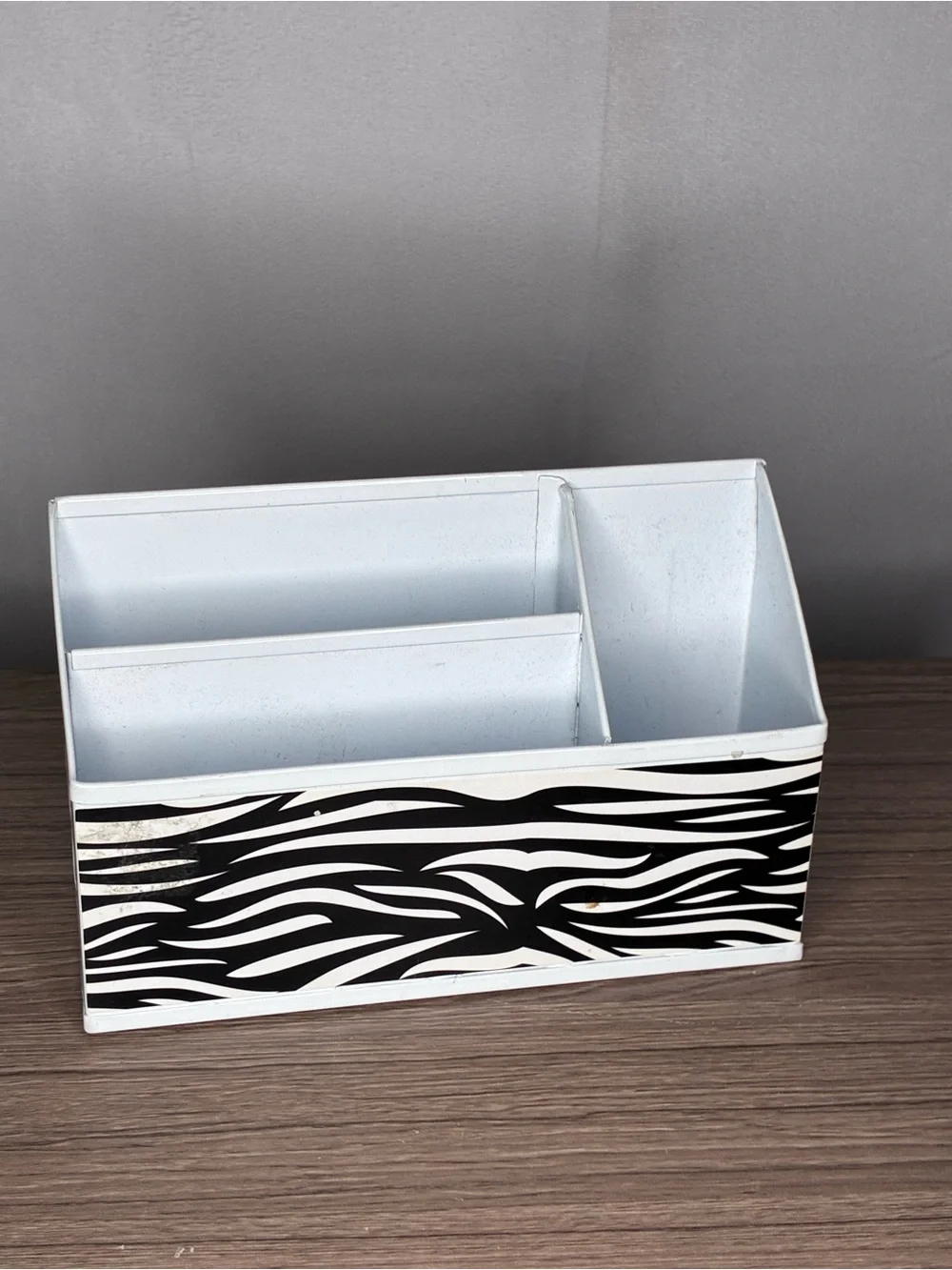 🐼 3/$25 GUC White Zebra Print Magnetic Desk Organizer - Multi-Compartment